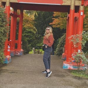 Meet your Posher, Edith